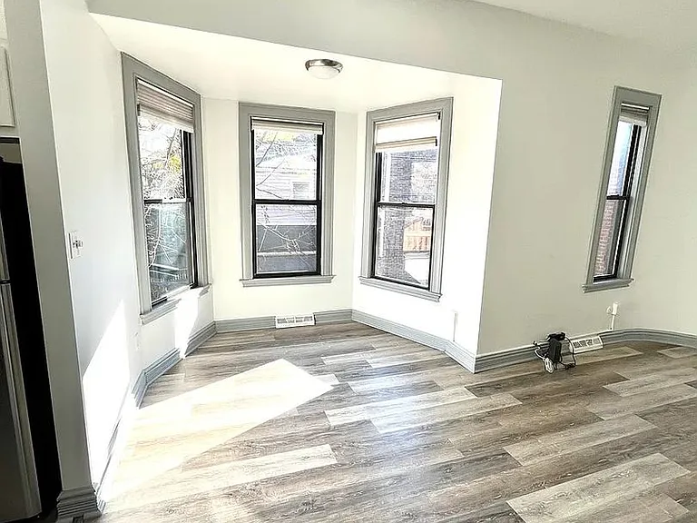 1416 Sheffield St — Photo 16