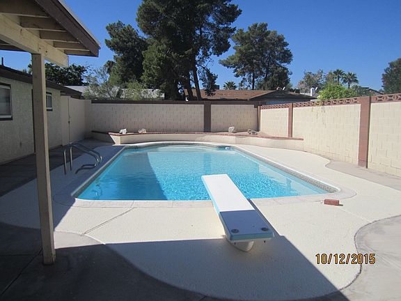 BACKYARD W/SWIMMING POOL