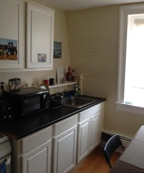 390 Madison Ave #B — Photo 2
