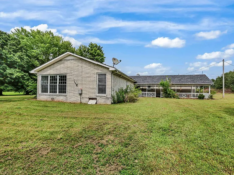 359 Meadow Ln — Photo 9