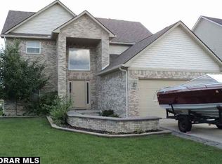18387 Newport Dr, Brownstown, MI 48173