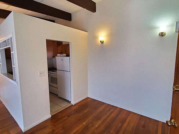 3rd image of 182 Central St APT 8