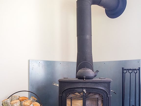 Wood burning stove