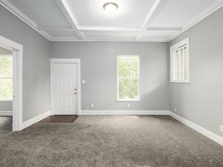 3220 Melbourne St — Photo 7