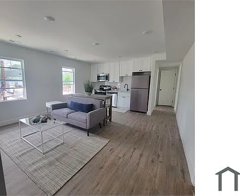 324 61st St NE #5 — Photo 6