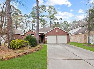 70 N Hollylaurel Cir, Spring, TX 77382