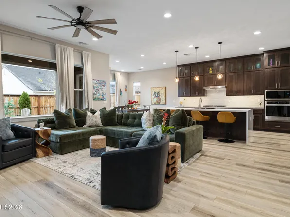 250 Commodore Dr, Verdi, NV 89439