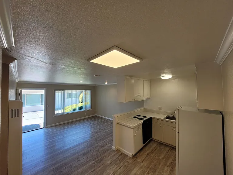 All Single Story Apartment Community — Photo 36