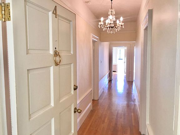 4th image of 189 Commonwealth Ave APT 4
