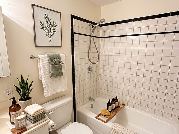 5th image of 74 Gore St #11