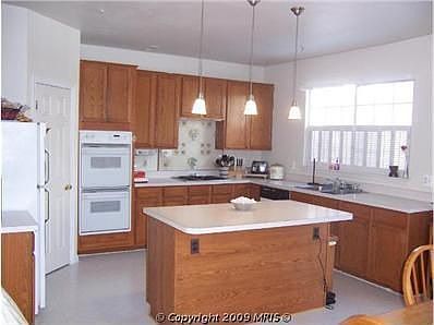 5th image of 2713 Thornbrook Ct