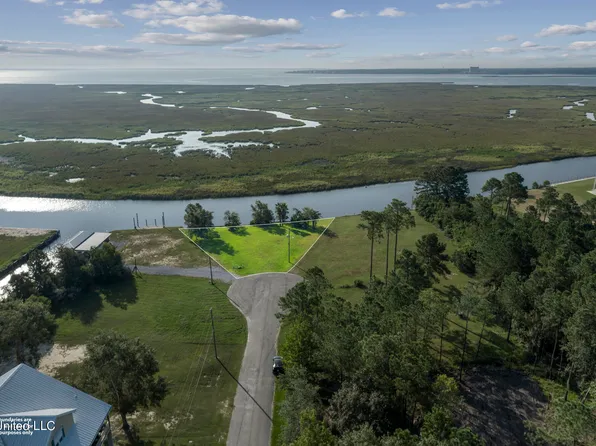 2452 Iki Pl #7, Diamondhead, MS 39525