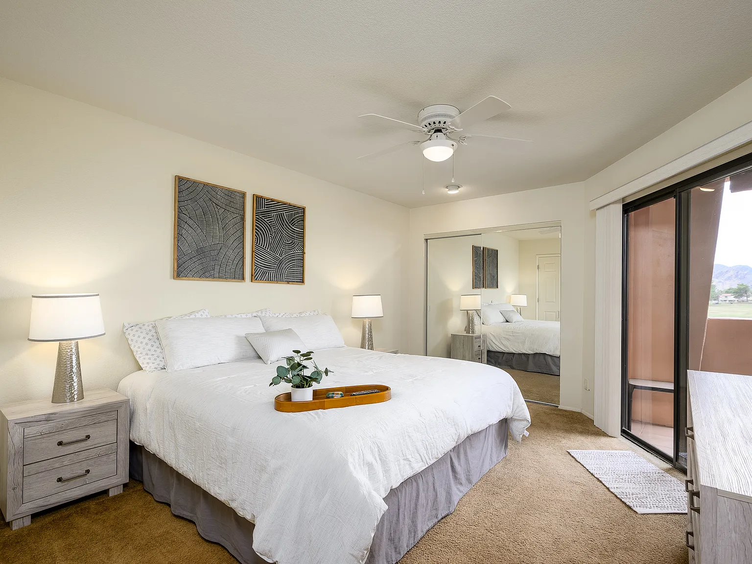 1 bed, 850 sqft, $2,200 — Photo 1