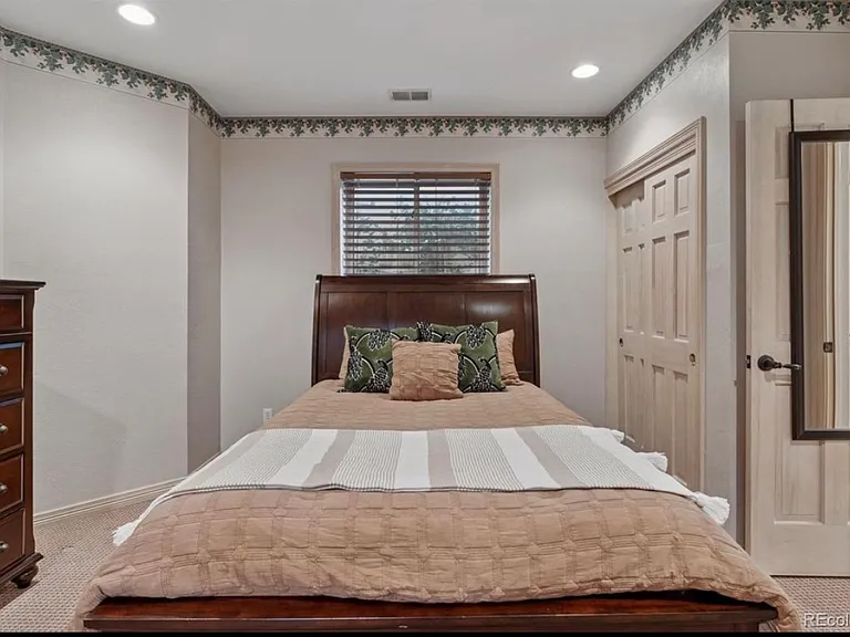 5 Tamarade Dr — Photo 28