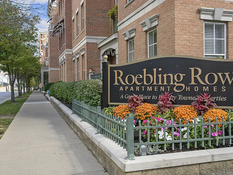 Roebling Row — Photo 104