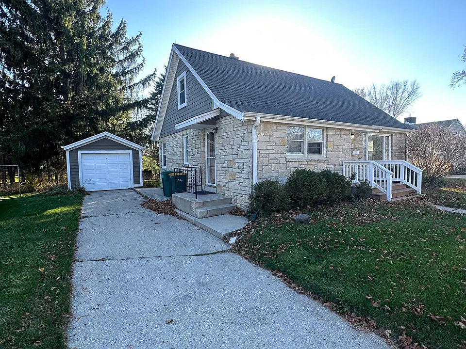 N56W5579 Sunnyside Ln