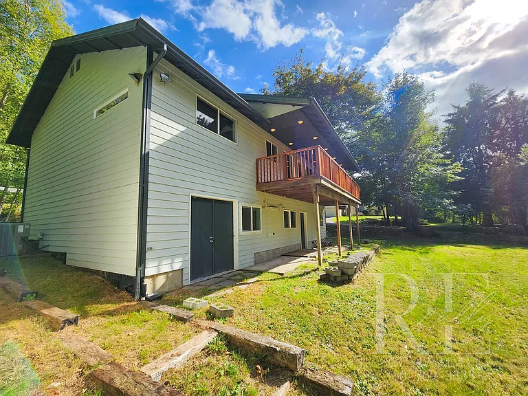 1928 NE Sipes Ln — Photo 30