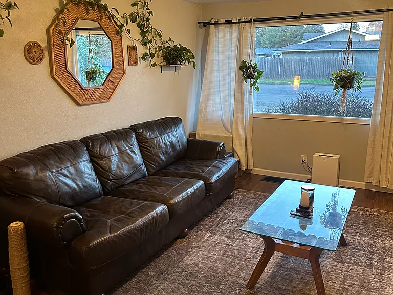 2906 NE Whitman Ave — Photo 3