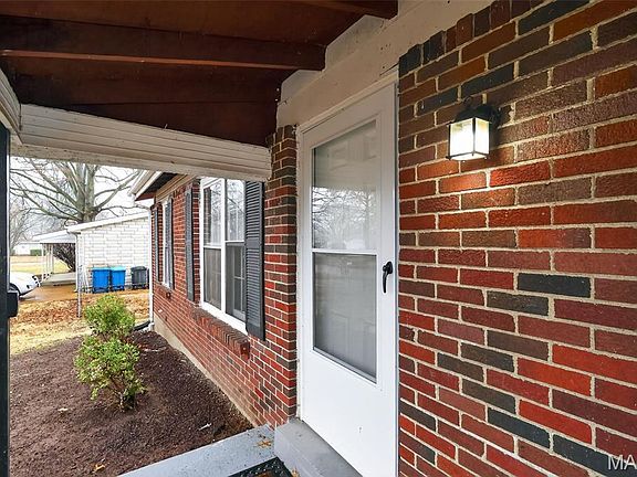 4th image of 1310 Petite Dr