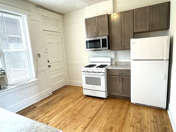 4th image of 3503 W 26th St #17050751