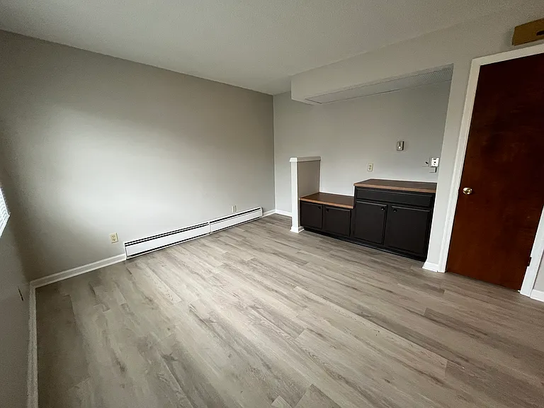 817 Central Ave #A — Photo 2