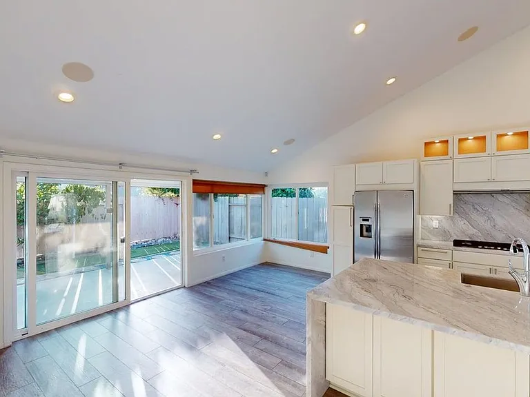 8211 Calle Minas — Photo 4