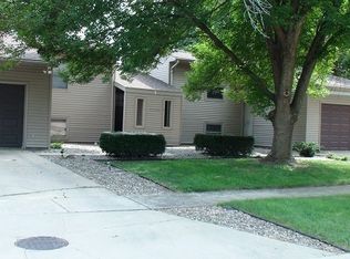 3203 Halifax Dr, Champaign, IL 61822