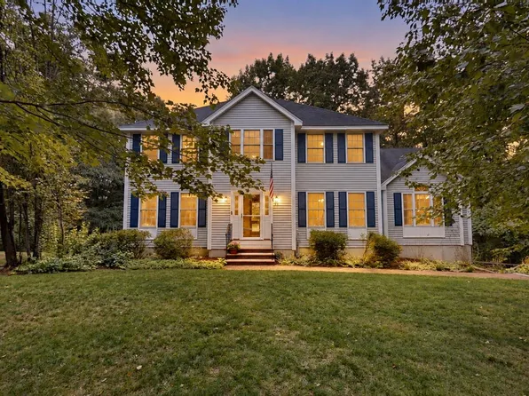 79 Wyndridge Circle, Pelham, NH 03076