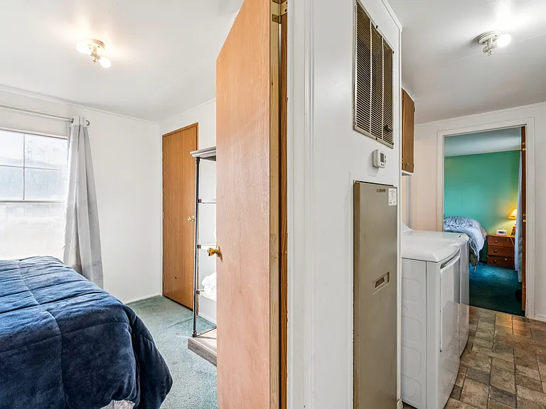 131 Adams St — Photo 14