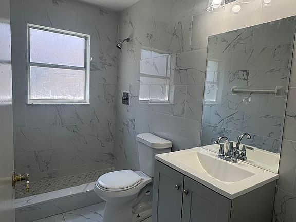 5th image of 2303 Gull Ct