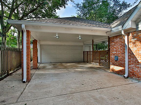 3rd image of 14710 Oak Bend Dr