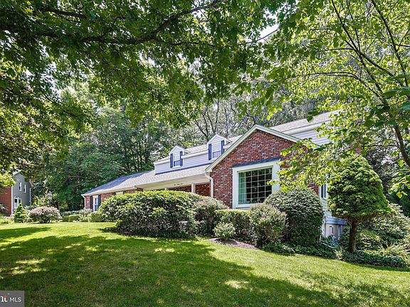 2nd image of 333 Swinton Way