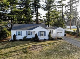 119 Willowbrook Dr, Springfield, MA 01129