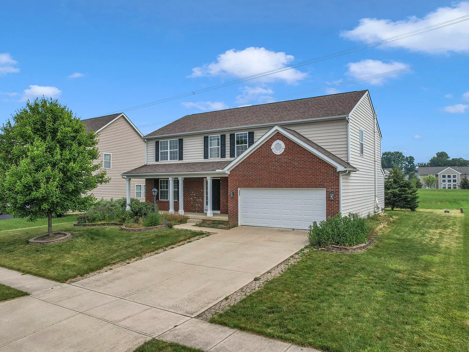 4 bed, 3.5 bath, 3400 sqft, $3,299 — Photo 4
