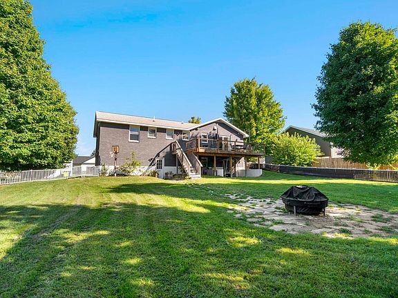3rd image of 5391 Eaglehurst Dr