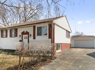 753 Rogers Rd, Romeoville, IL 60446