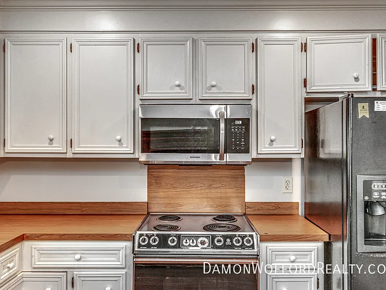 1435 Roxbury Ct — Photo 25