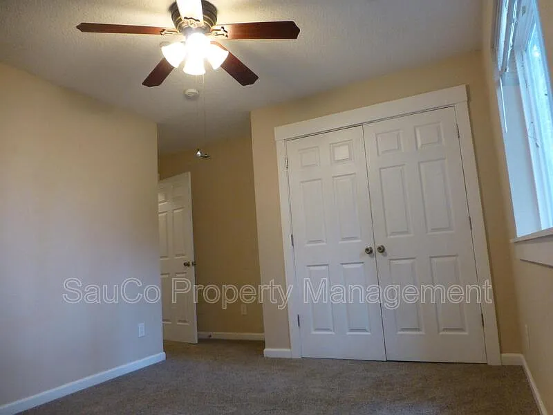 3 bed, 2.5 bath, 1667 sqft, $2,295 — Photo 2