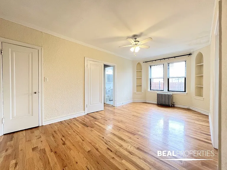 4829 N Damen Ave — Photo 17