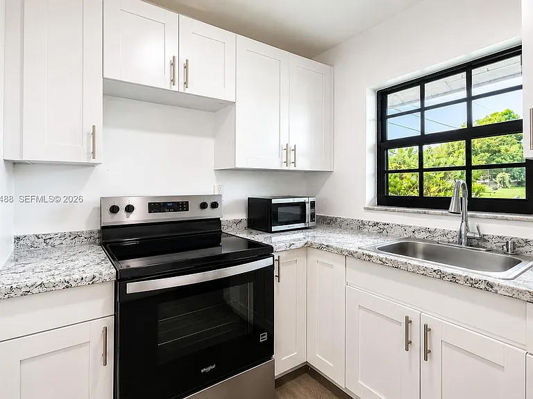 2401 NW 52nd St — Photo 3
