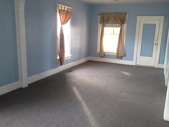 4th image of 1822 W 10th St