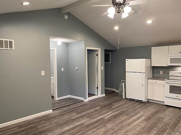 3rd image of 1407 Greenbush St #B