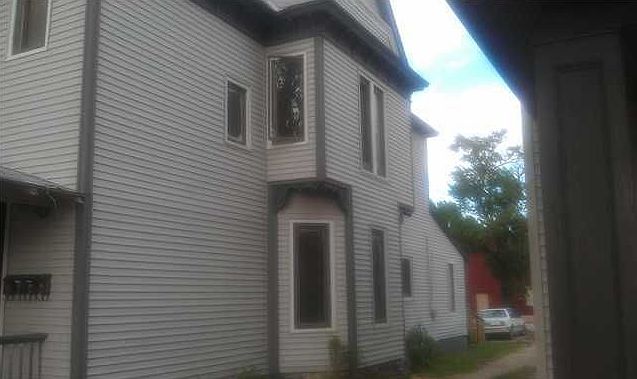 2nd image of 806 N Walnut St