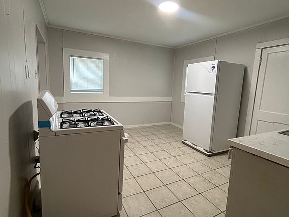 5th image of 654 Robinhood Rd