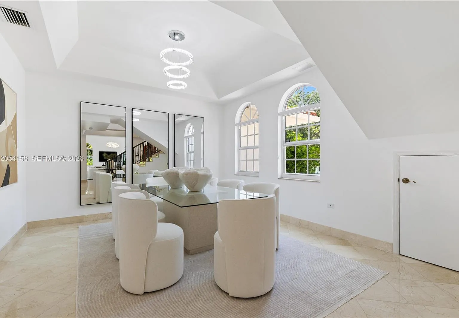 5 bed, 4.5 bath, 4003 sqft, $17,500 — Photo 3
