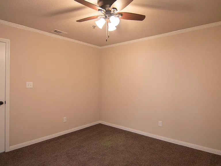 Creekside Apartments — Photo 21