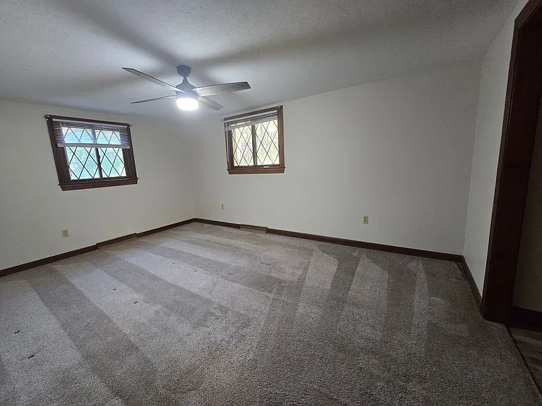 1194 Ingram Dr — Photo 27