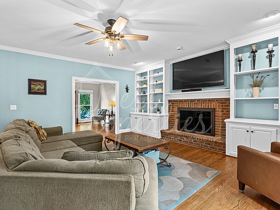 3rd image of 13 Williamstown Ct