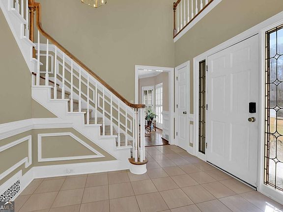 3rd image of 2928 Tall Pines Way NE