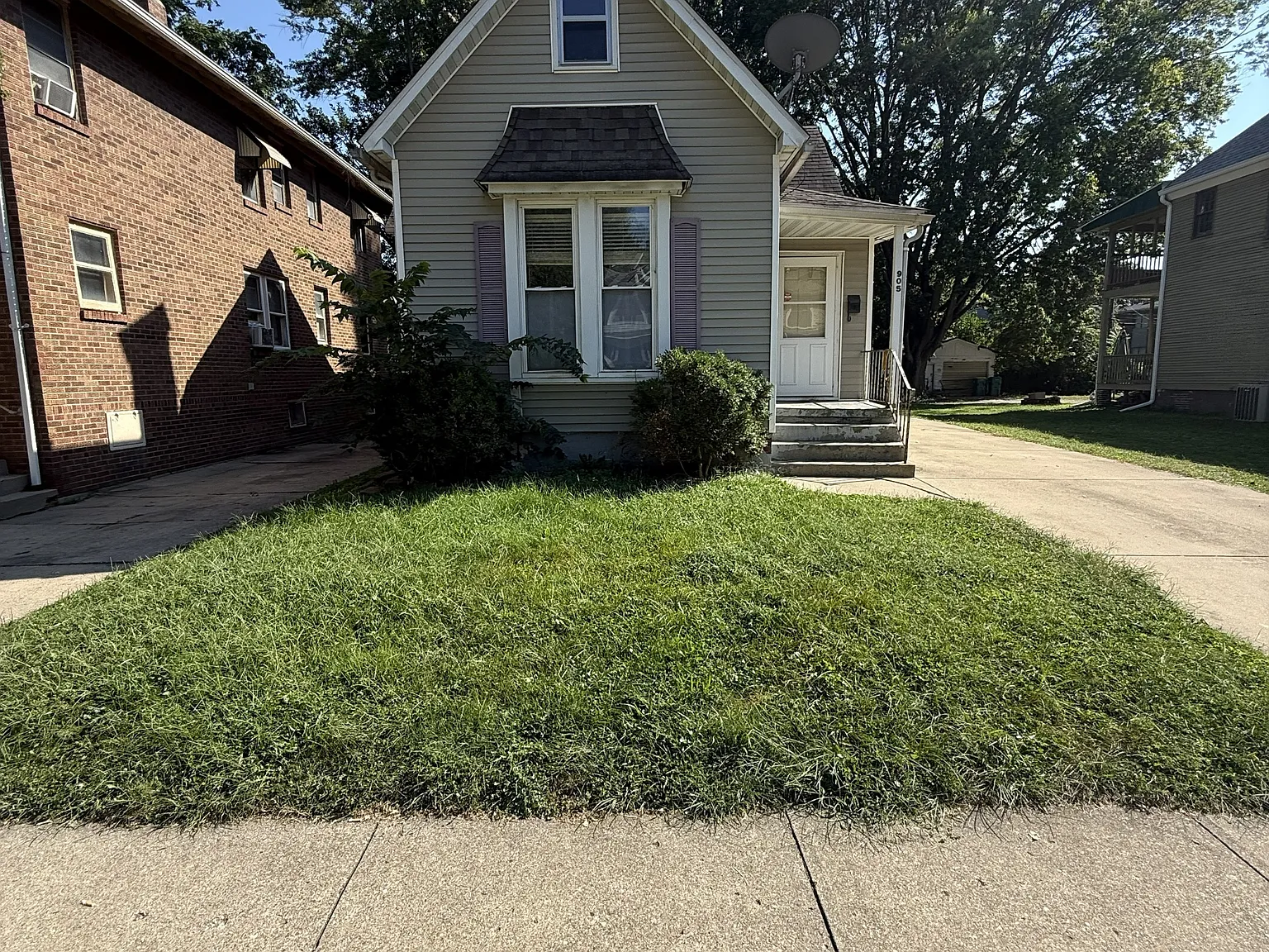 905 West Main Street - 1 — Photo 1